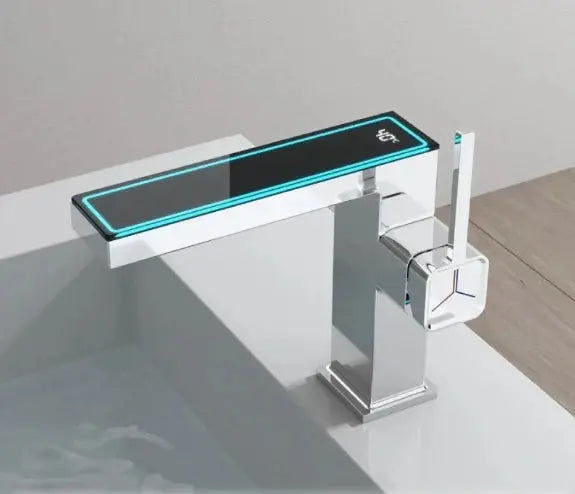 Digital display bathroom basin mixer tap in chrome finish, single-hole installation with LED temperature display