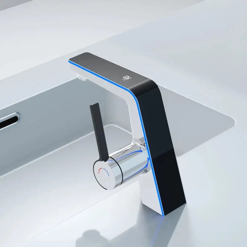 Digital display bathroom basin mixer tap in chrome finish, single-hole installation with LED temperature display